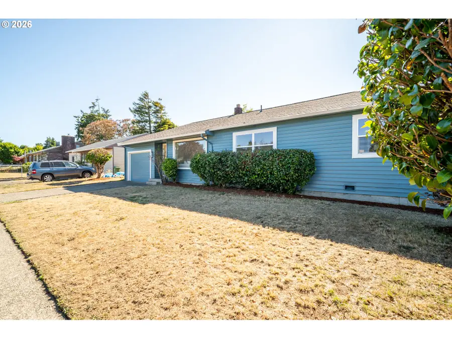 1710 Johnson St, North Bend, OR 97459 - Image #3