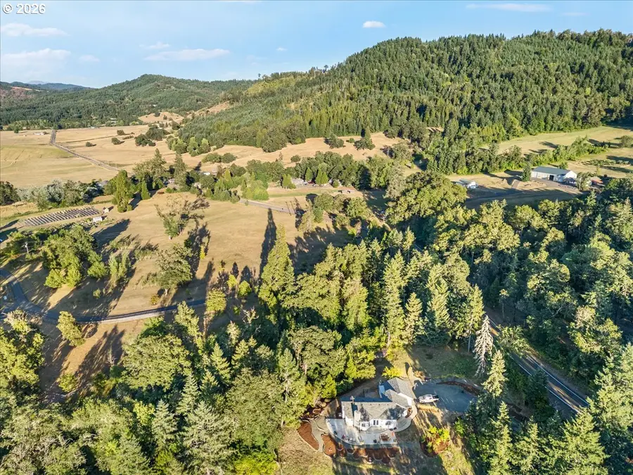 6841 Oak Hill Rd, Roseburg, OR 97471 - #2