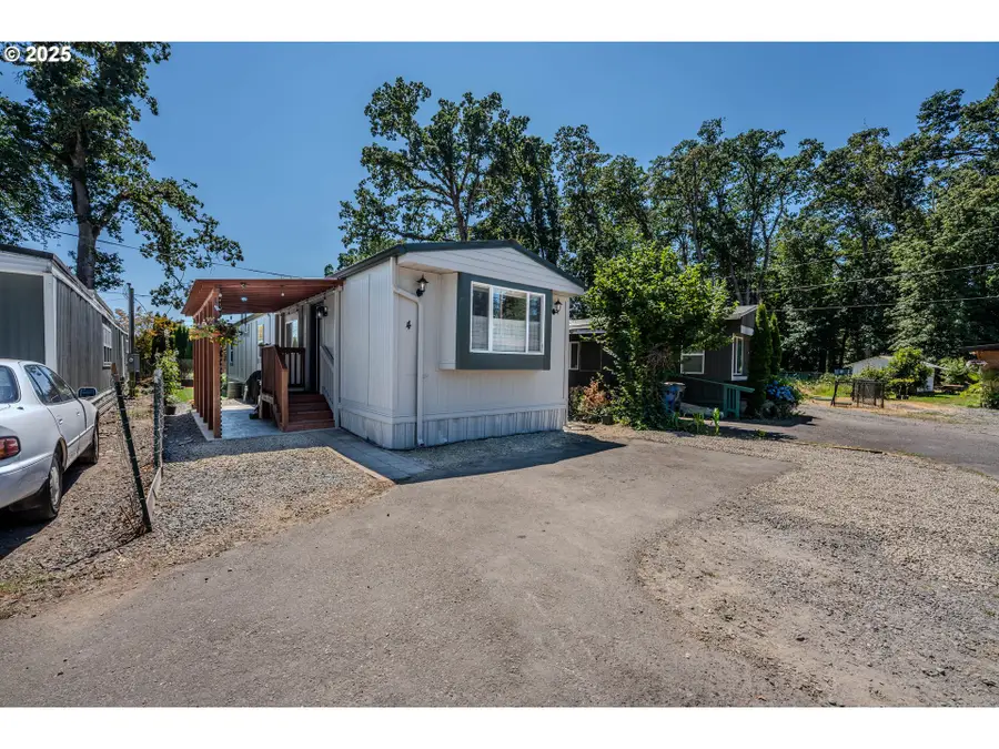 1065 Pacific Hwy #4, Woodburn, OR 97071 - #2