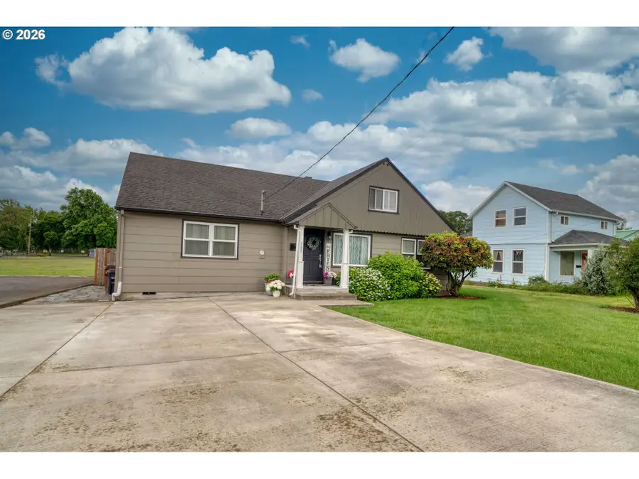 165 N Vernonia Rd, Saint Helens, OR 97051 - #2