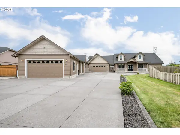 2487 Redwood Ave, Longview, WA 98632