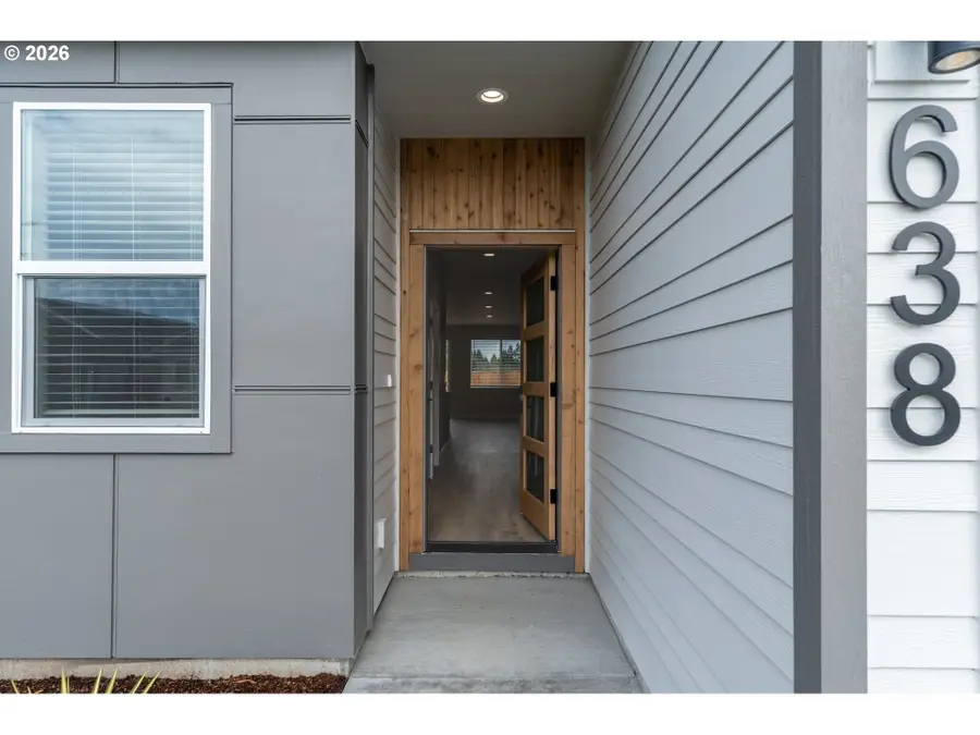 638 SE 34th St, Battle Ground, WA 98604 - #3