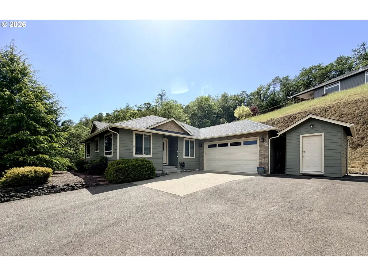1688 NE Ruby Ct, Roseburg, OR 97470 - #1