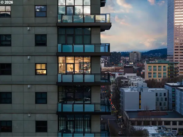 1025 NW Couch St #1114, Portland, OR 97209