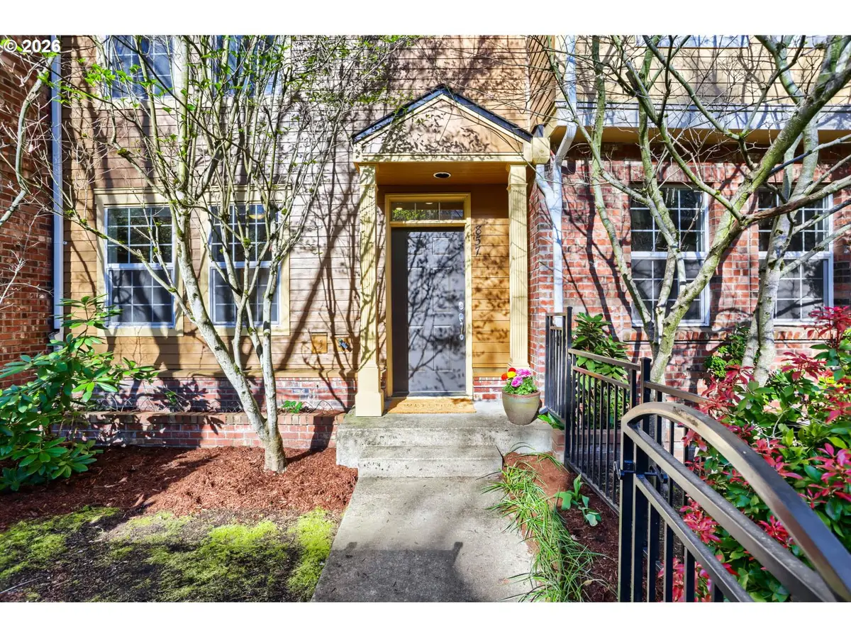 857 NE Caden Ave, Hillsboro, OR 97124 - #1