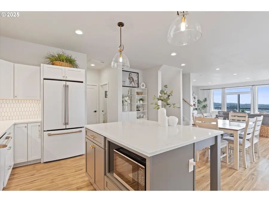 805 SE Crescent Pl, Newport, OR 97365 - Image #3