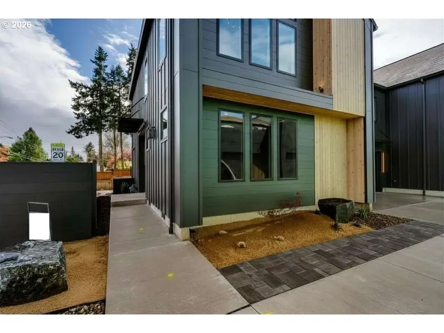 2624 Gilham Rd, Eugene, OR 97408 - #3