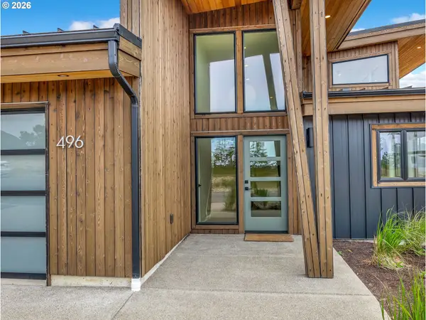 496 Sea View Dr, Manzanita, OR 97130