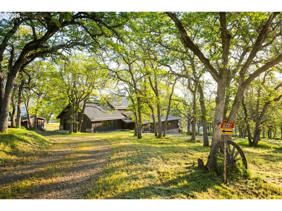 1945 Cynthia Way, Mosier, OR 97040 - #2