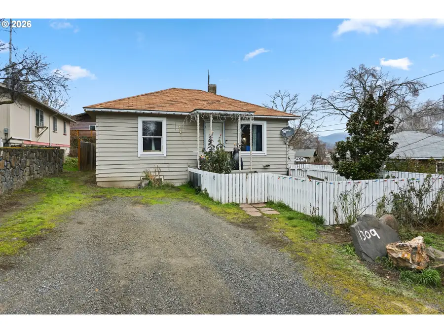 1309 Perkins St, The Dalles, OR 97058 - #3