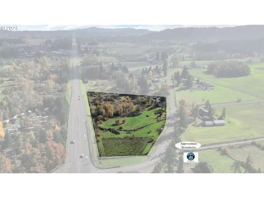 34259 Matthews Rd, Eugene, OR 97405 - Image #2