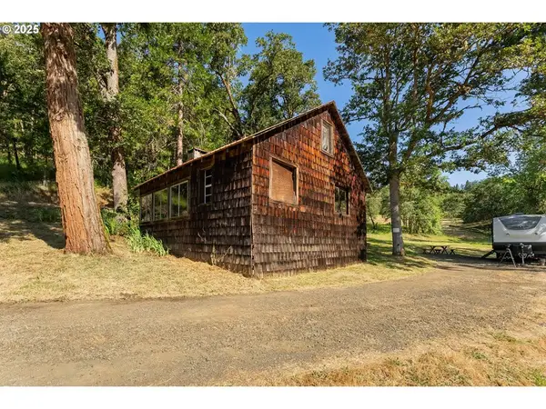 1180 Upper Cleveland Rpds Rd, Roseburg, OR 97471