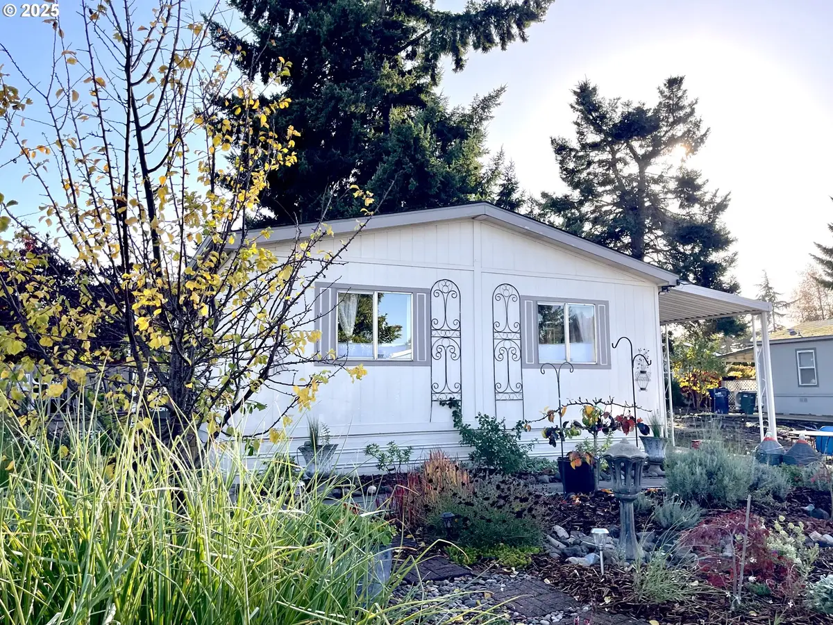 1400 Candlelight Dr #208, Eugene, OR 97402 - #1