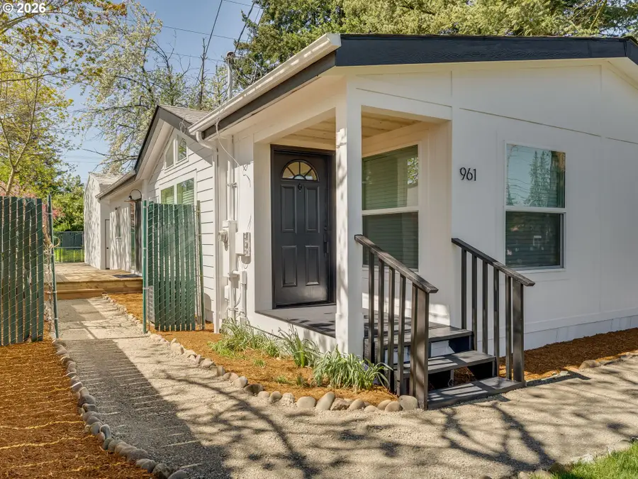 961 NE 201st Ave, Fairview, OR 97024 - #3