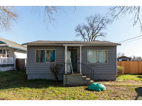 474 N 6th St, StHelens, OR 97051