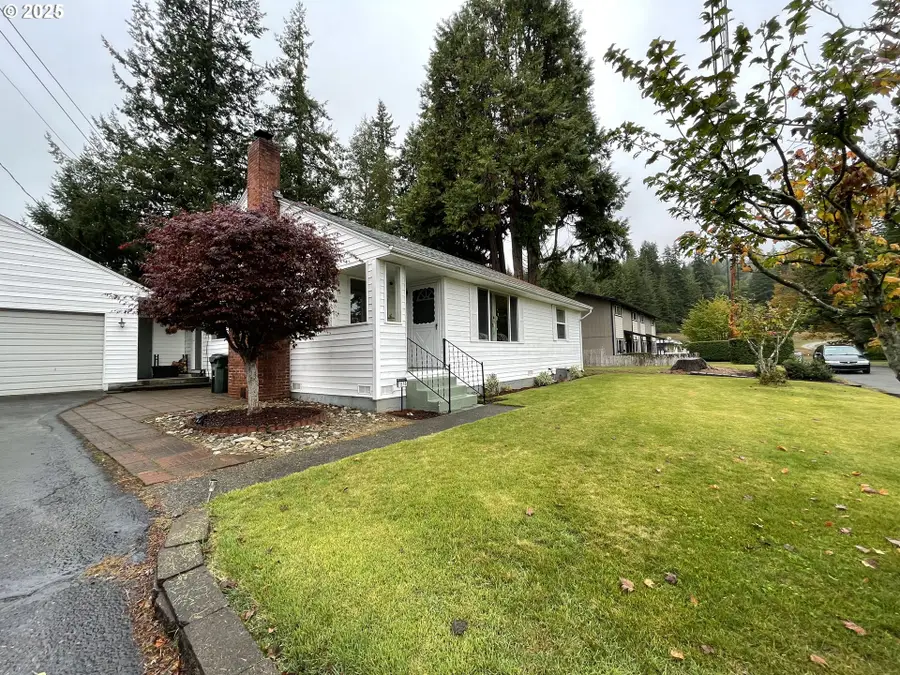 1575 N Hemlock St, Coquille, OR 97423 - Image #3