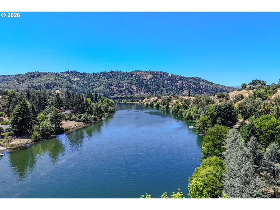 355 Boatwatch Ln, Roseburg, OR 97470 - #2