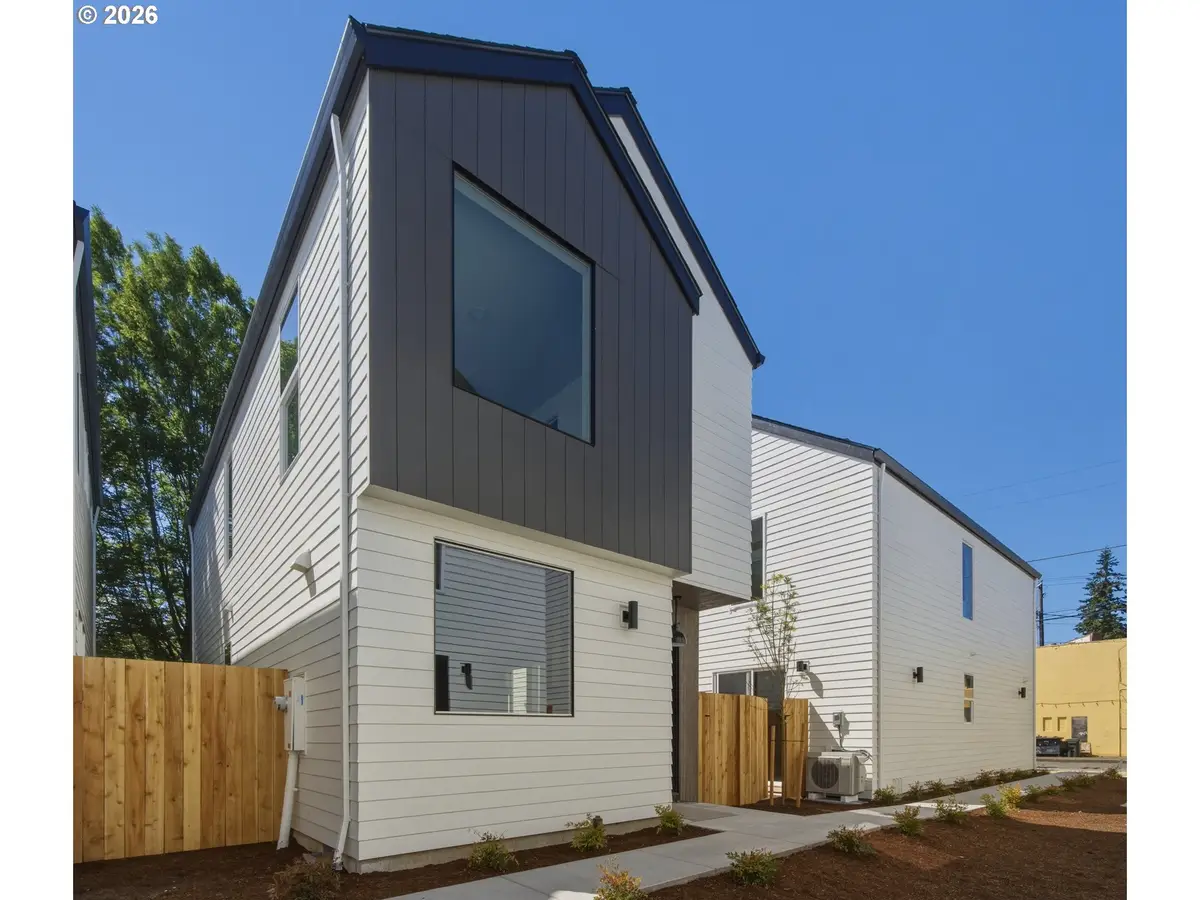 6178 NE Stanton St, Portland, OR 97213 - #1