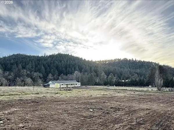 1065 Panther Gulch Rd, Williams, OR 97544