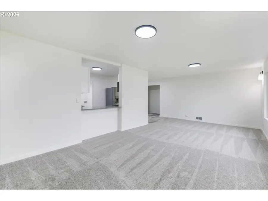 310 Cypress St, Longview, WA 98632 - Image #3