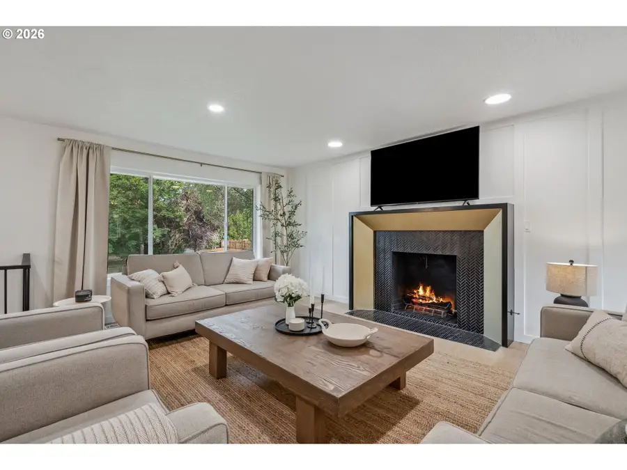 950 SE 18th Ave, Hillsboro, OR 97123 - Image #3