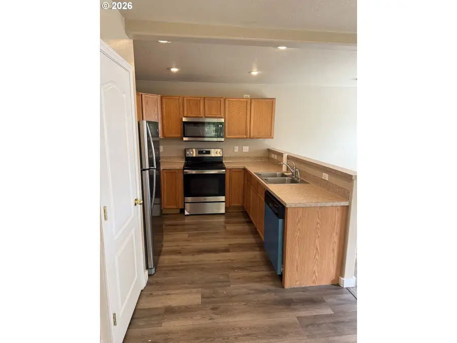 1290 SW 12th St, Pendleton, OR 97801 - #2