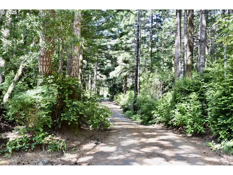 42065 Vista Dr, Port Orford, OR 97465 - Image #2