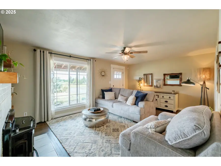 37929 Kelly Rd, Scio, OR 97374 - Image #2