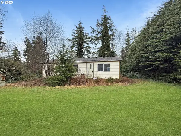 20401 Crane Pl, OceanPark, WA 98640