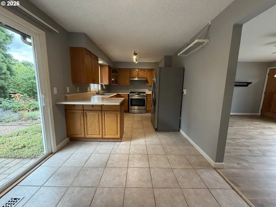 11530 SW Tigard Dr, Portland, OR 97223 - #2