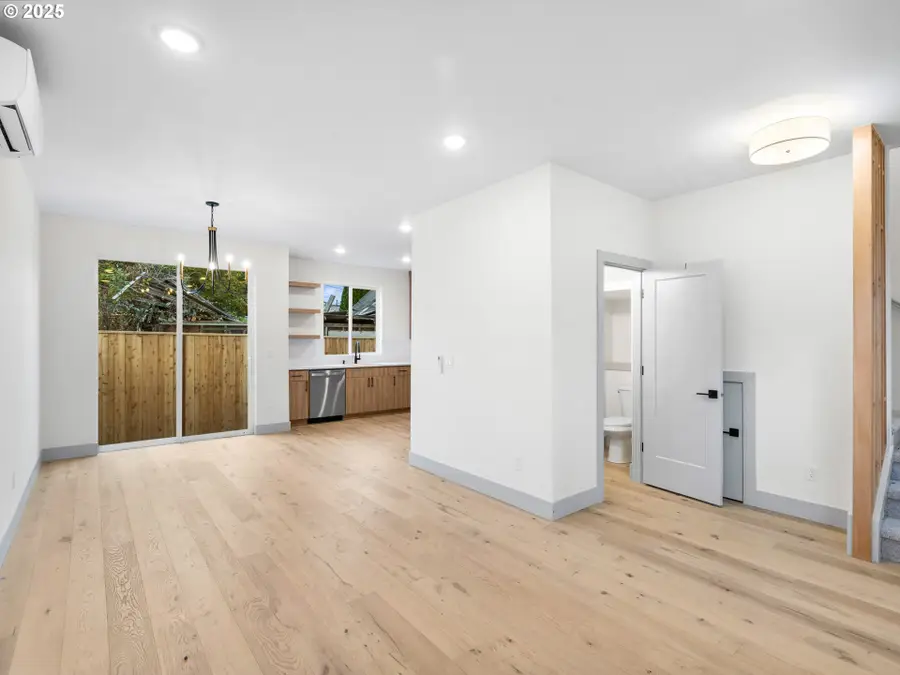 7379 N Mobile Ave, Portland, OR 97217 - Image #2