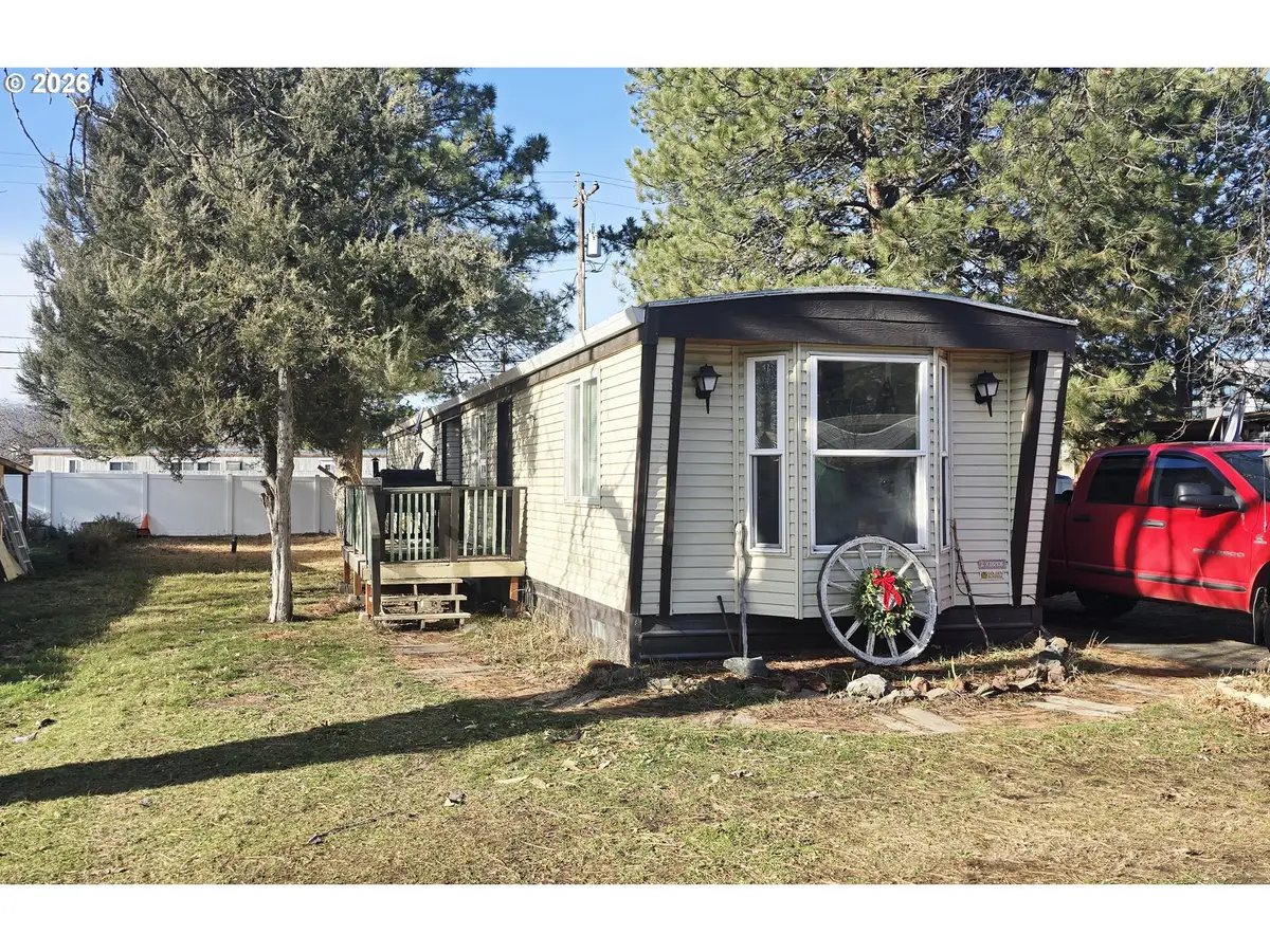 1809 26th St #105, La Grande, OR 97850 - Image #1