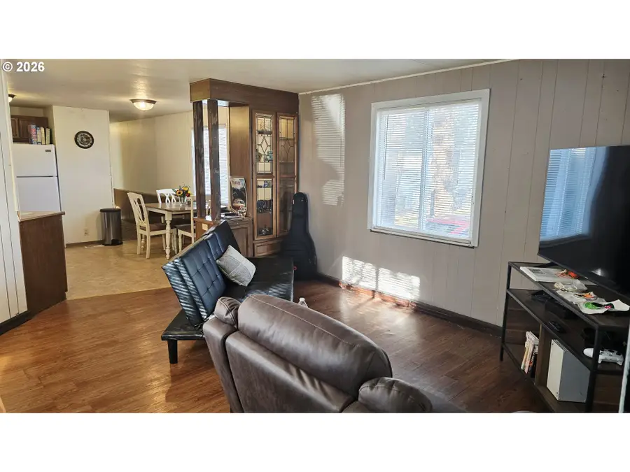 1809 26th St #105, La Grande, OR 97850 - Image #2