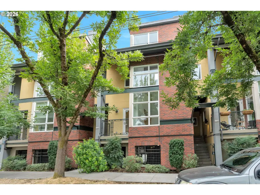 1128 NE Schuyler St #106, Portland, OR 97212 - #2