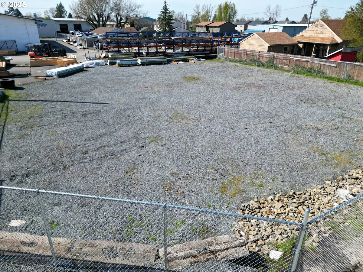 121 W Ross St, Molalla, OR 97038 - Image #1