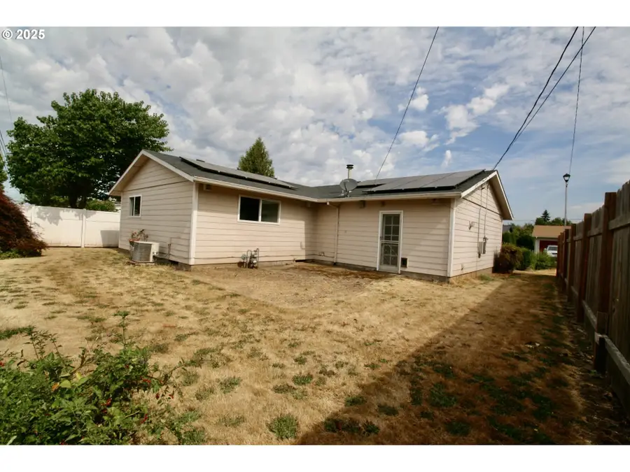 1332 Thompson Rd, Woodburn, OR 97071 - Image #3