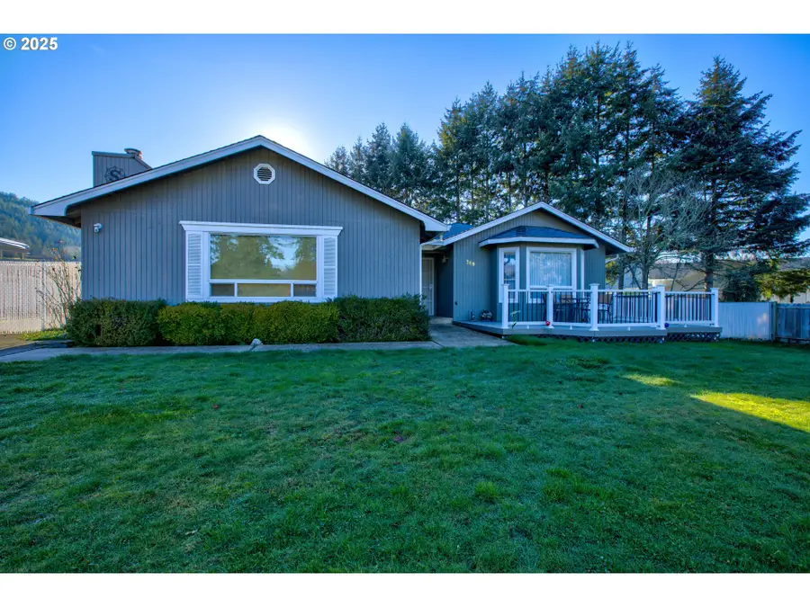 369 Upper Camp Loop Rd, Roseburg, OR 97470 - Image #3