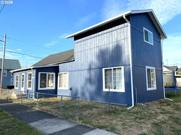 603 4th St, MyrtlePoint, OR 97458