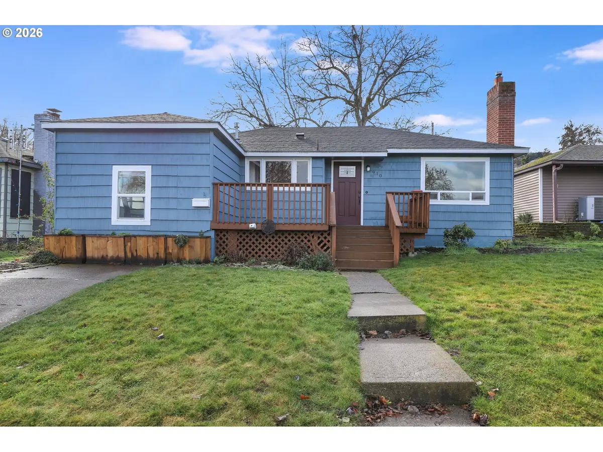 910 E 13th St, The Dalles, OR 97058 - #1