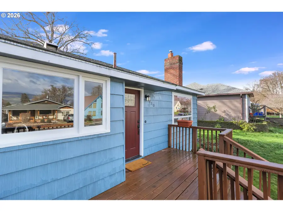 910 E 13th St, The Dalles, OR 97058 - #2