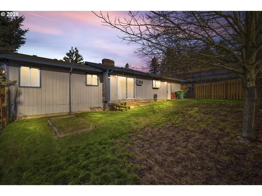 6906 SW Taylors Ferry Rd, Portland, OR 97210 - Image #3