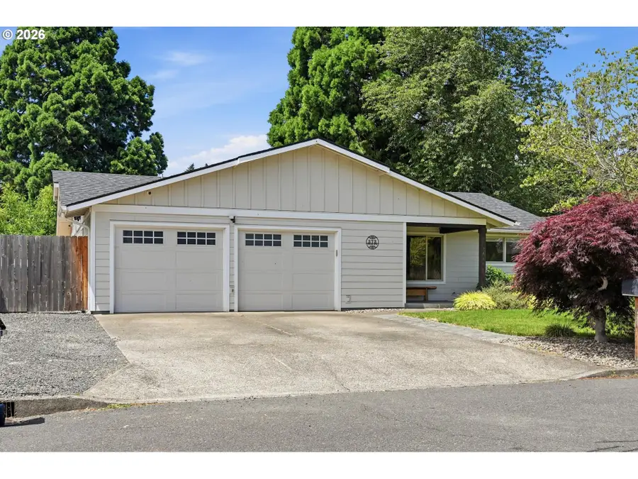 373 Palm Ave, Woodburn, OR 97071 - #3