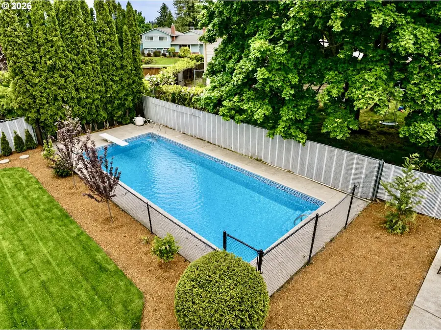 570 NW Birdsdale Ave, Gresham, OR 97030 - #3