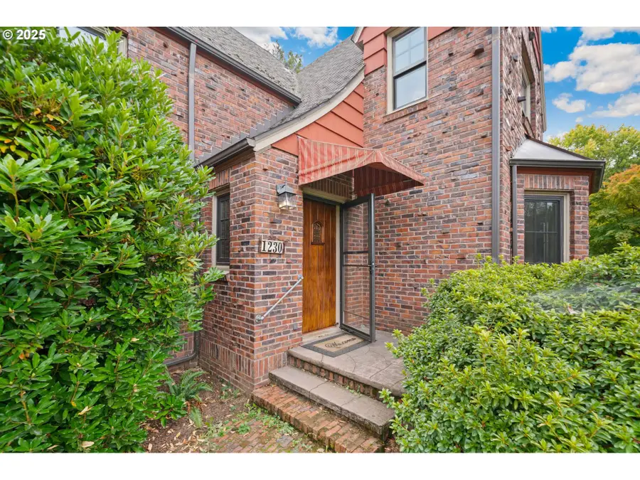 1230 SE Barnes Rd, Gresham, OR 97080 - Image #2