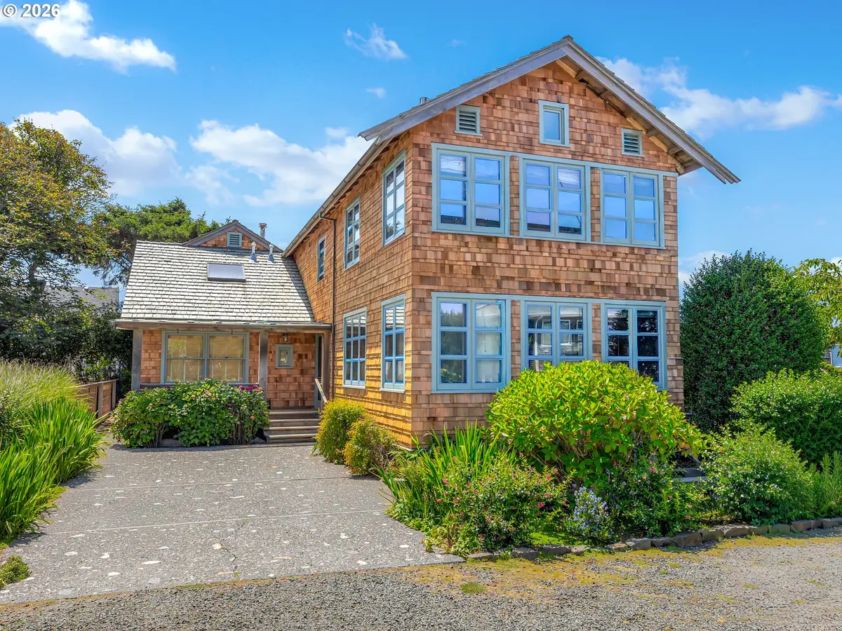 139 W Surfcrest Ave, Cannon Beach, OR 97110 - #1