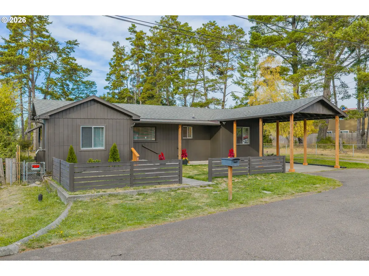 1848 Thomas Ave, Coos Bay, OR 97420 - #1