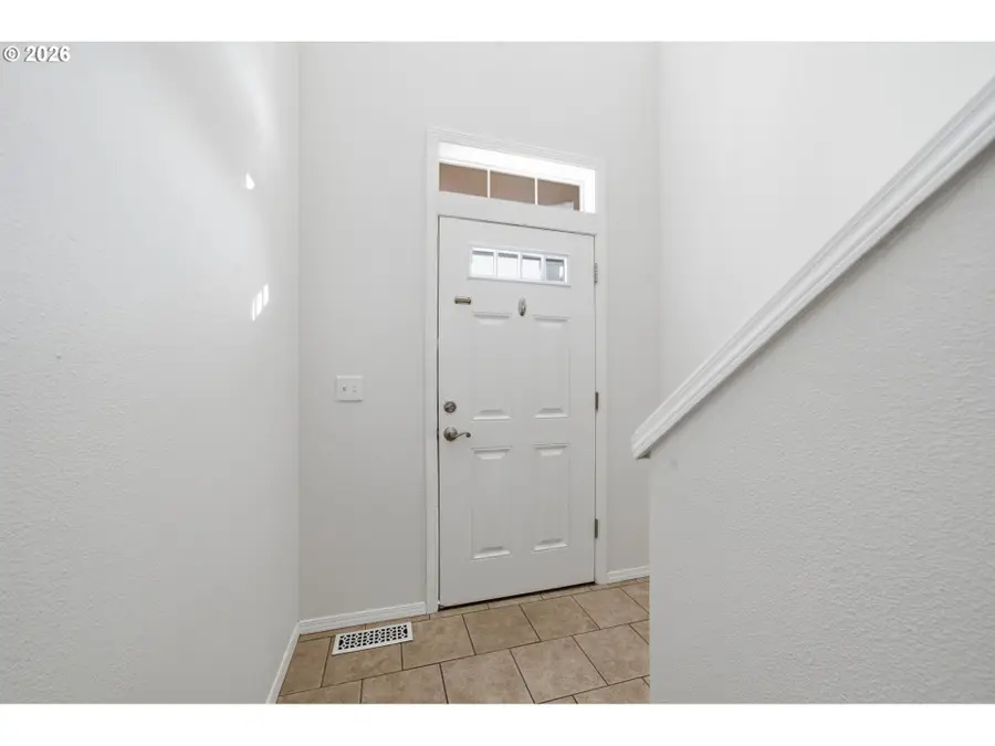 5475 L St, Washougal, WA 98671 - #3