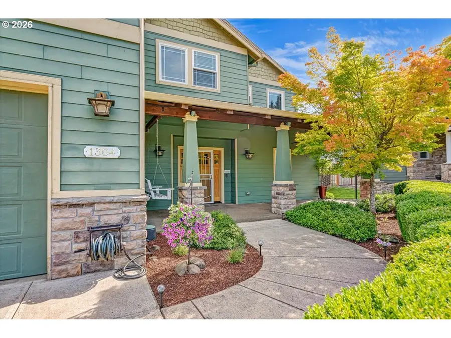 1304 Frontier St, Silverton, OR 97381 - #3