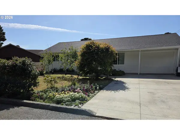 30404 Hillside Ter, GoldBeach, OR 97444