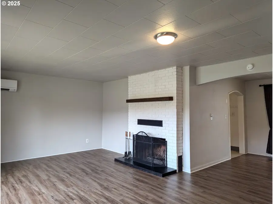 47564 School St, Oakridge, OR 97463 - Image #3